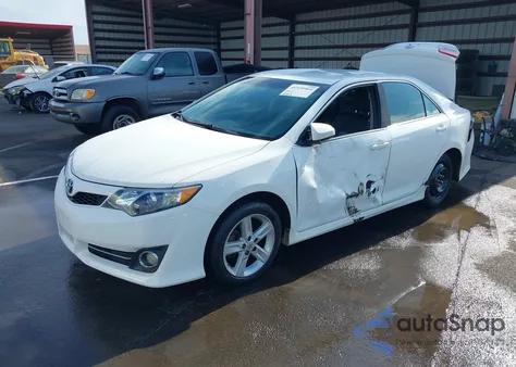 2013 Toyota Camry Se z USA, uszkodzony, nr VIN 4T1BF1FK3DU668505